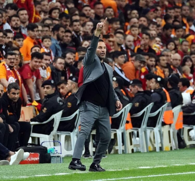 Okan Buruk'tan ilk neşter! Yıldız isim kızağa çekiliyor