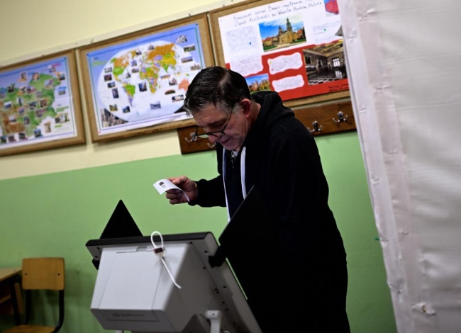 Bulgaristan genel seçim için sandık başında