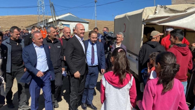 Bakan Soylu deprem bölgesini ziyaret etti