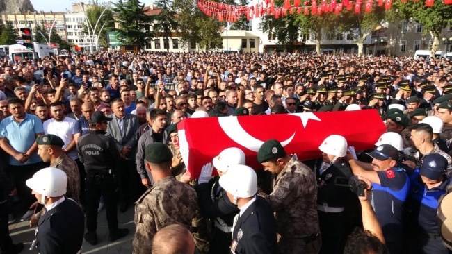 Şehit özel harekat polisine acı veda