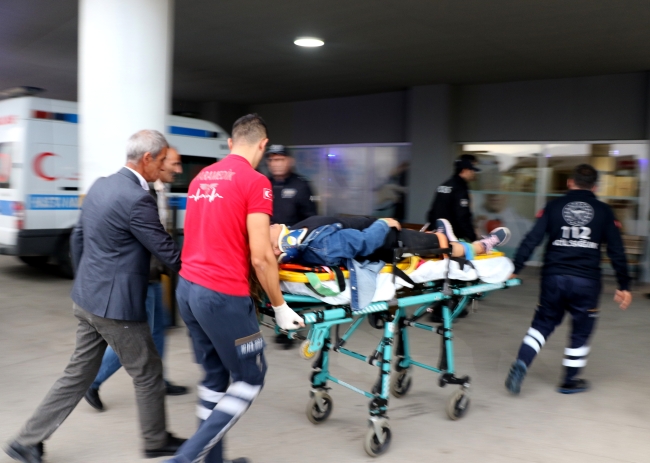 Bursa'dan yola çıkan midibüs devrildi: 21 yaralı
