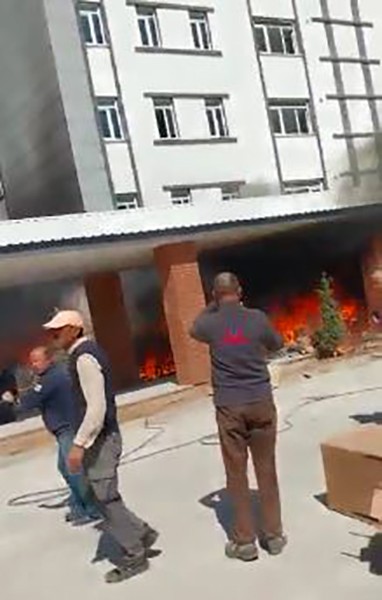 Kız öğrenci yurdunda yangın paniği