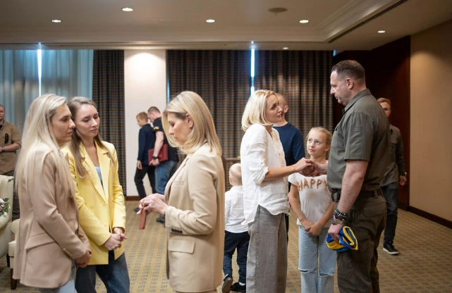 Olena Zelenska Türkiye'de: Azov komutanlarıyla buluştu