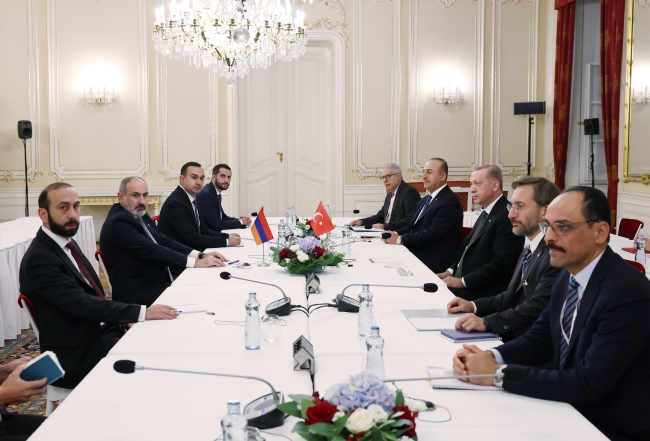 Türkiye-Ermenistan arasında 13 yıl sonra liderler düzeyinde ilk görüşme