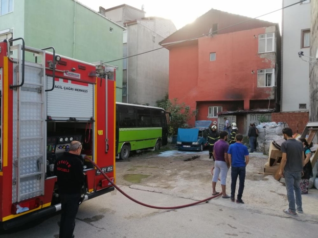 Kibritle oynayan çocuk yangına neden oldu