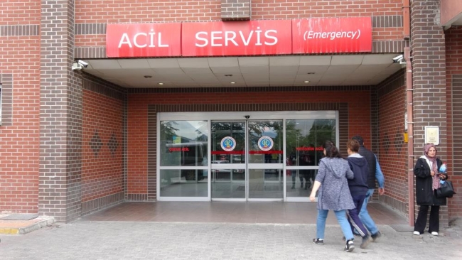 Çok sayıda personel yemekten zehirlendi