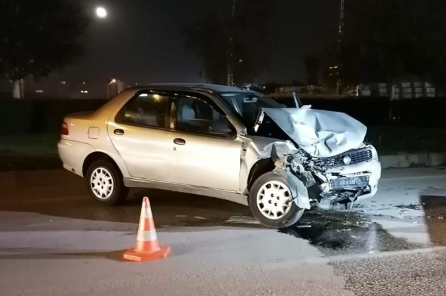 Bursa'da cip yayaya, otomobil de cipe çarptı: 3 yaralı