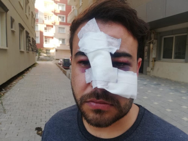 İstek şarkıyı bilmeyen müzisyene kabusu yaşattılar