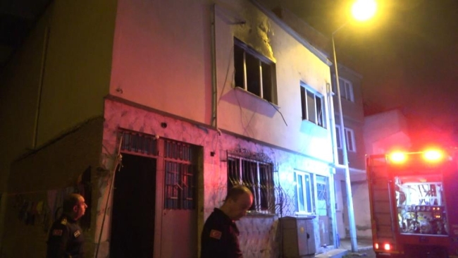 Bursa'da evini yaktı: Ailesi sinir krizi geçirdi