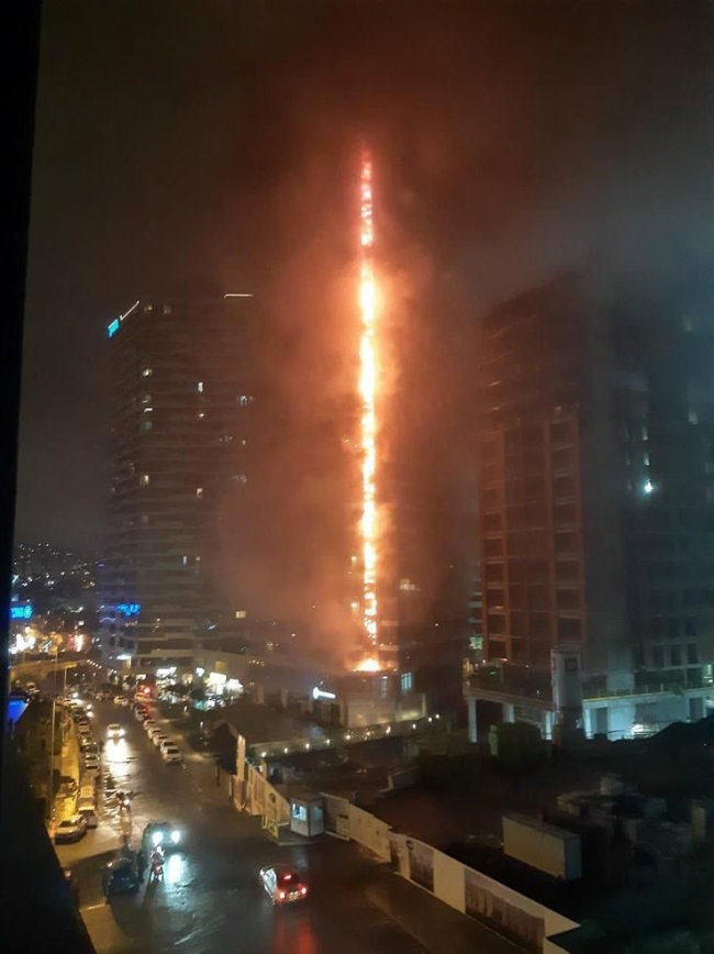 Rezidans yangın paniği! Bina sakinleri tahliye edildi