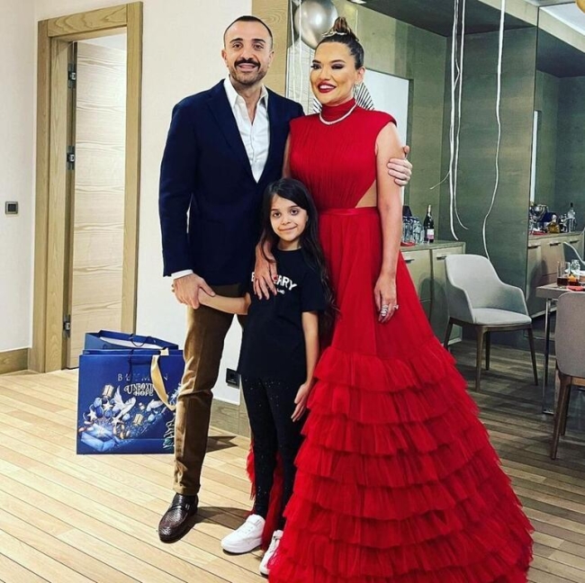 Benzerlik tartışmasına son noktayı fotoğrafla koydu