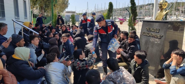 Dev operasyon: 180 düzensiz göçmen yakalandı