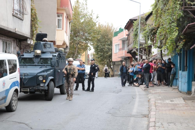 Kahramanmaraş'ta polise saldırı! Yaralılar var