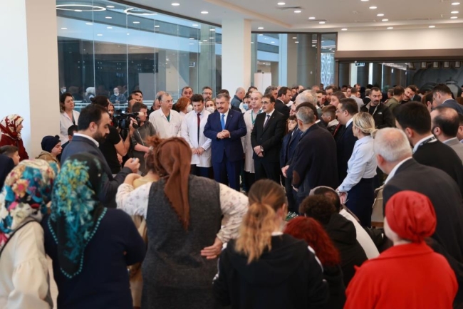 Bakanlardan tedavileri süren madencilere ziyaret