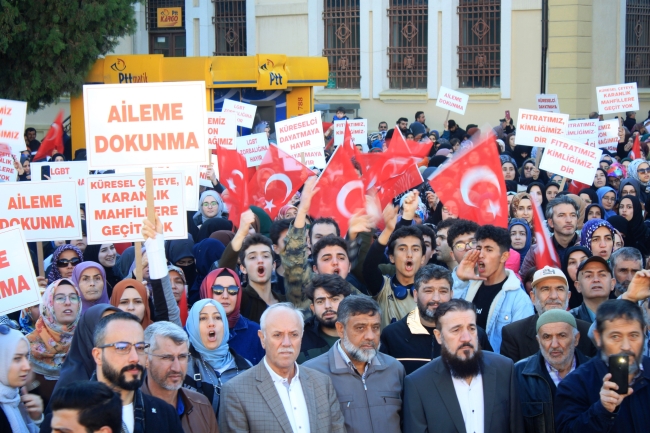 LGBT’ye karşı aile yürüyüşü