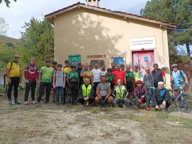 Bursa'da pedalladıkları mesafeler ağaca dönüşecek