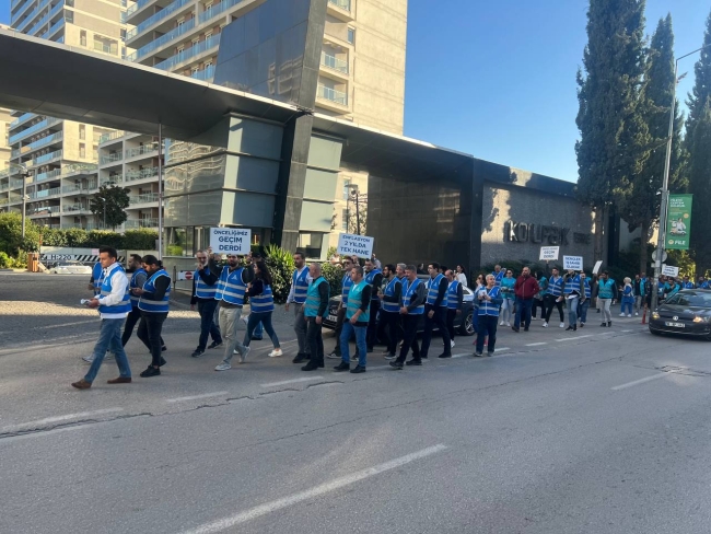 Mavi yelekliler Bursa sokaklarında ses getirdi