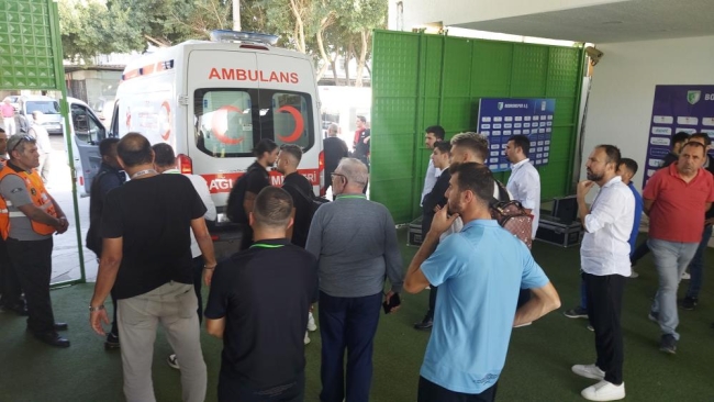 Dili boğazına kaçan futbolcu, boğulmaktan son anda kurtuldu