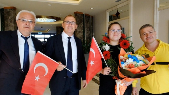 Aleyna Kaymaz'dan halterde Avrupa Şampiyonluğu