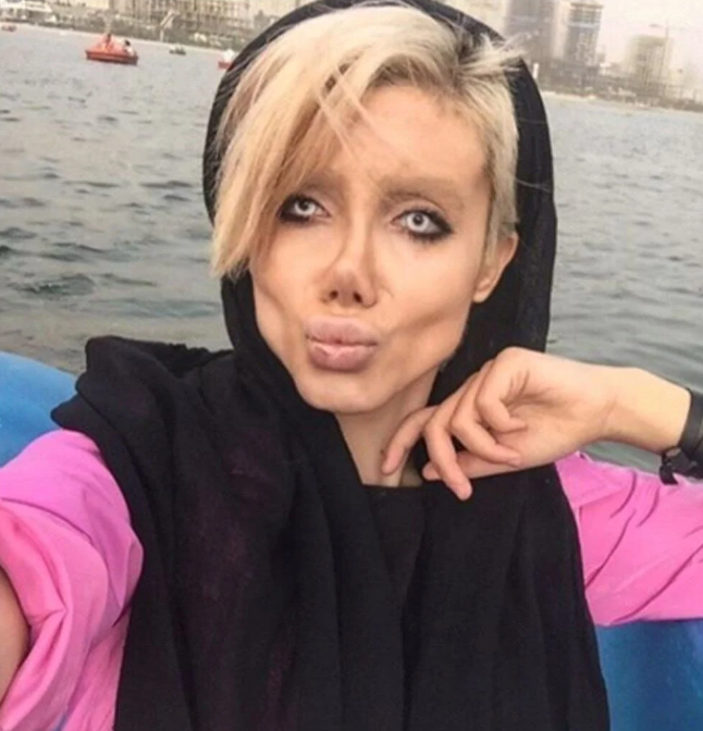 Zombi Angelina hiç estetik ameliyatı yaptırmadığını söyledi
