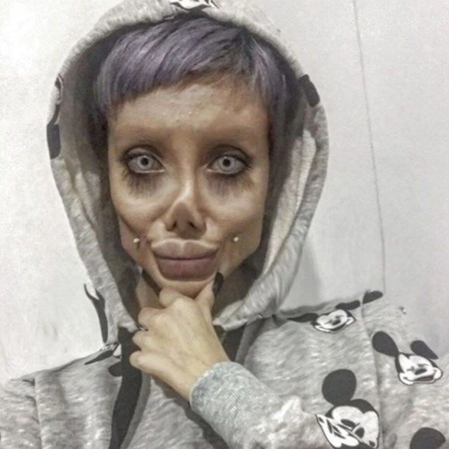 Zombi Angelina hiç estetik ameliyatı yaptırmadığını söyledi