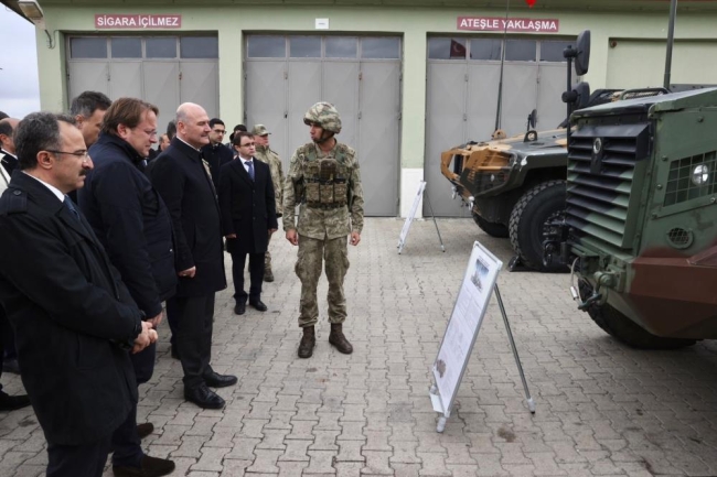 Bakan Soylu'dan güvenlik duvarı incelemesi