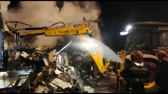Bursa'dan yola çıkan TIR alevlere teslim oldu