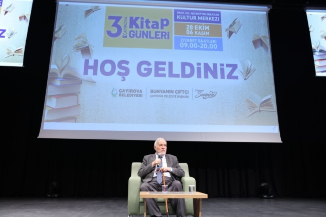 Prof. Dr. İlber Ortaylı, Cumhuriyet'in ilk yüzyılını gençlere anlattı