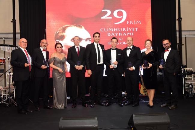 BUMİAD Cumhuriyet ve Eğitim Ödülleri sahiplerini buldu