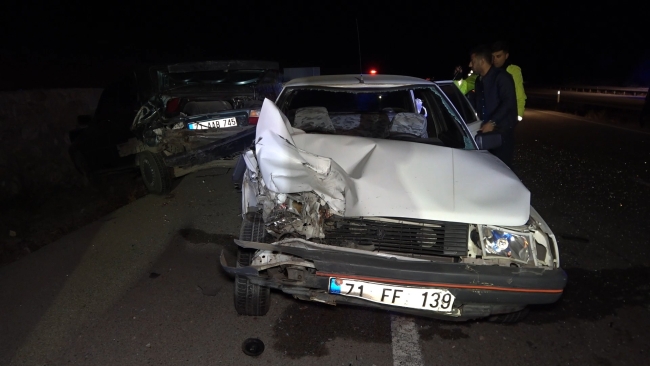 Yardım etmek için duran kazazede şoke oldu