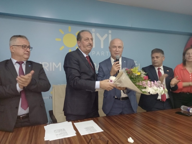 Güven Turan adaylığını açıkladı