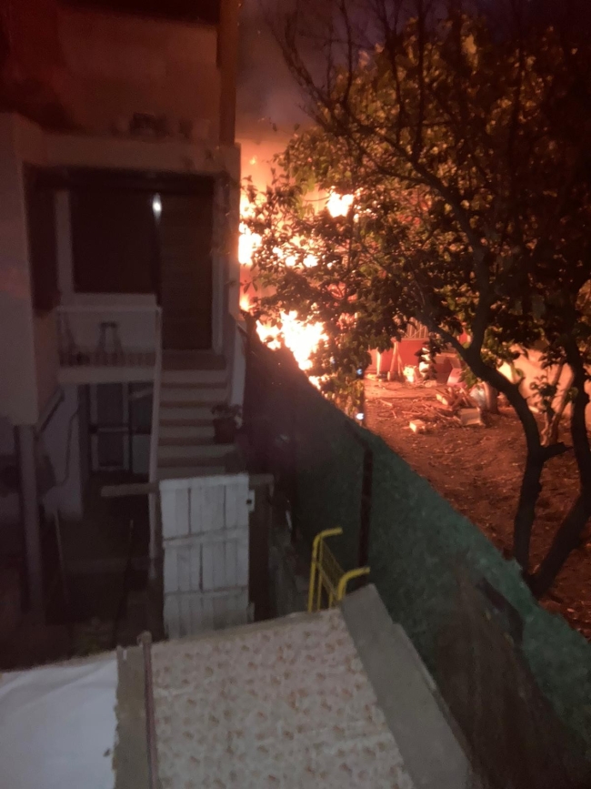 Evde çıkan yangında hayatını kaybetti