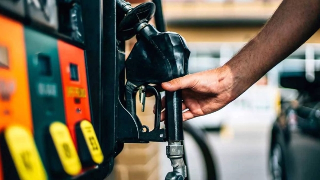 Benzine zam geldi