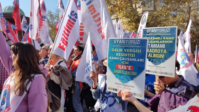 Bursa'da binlerce öğretmen eylemde!
