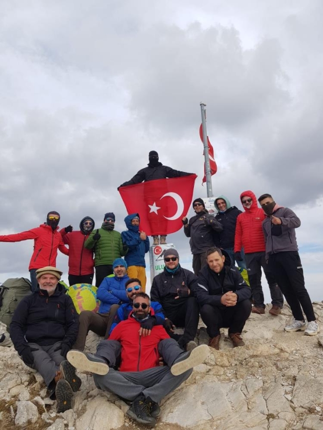 Zirvede mahsur kalan sporcuların görüntüleri ortaya çıktı