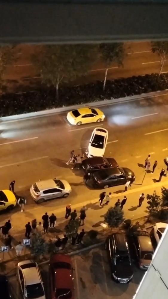 Bursa'da kaza sonrası ortalık birbirine girdi