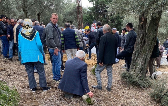 Bazanın altında kalarak can veren küçük kız toprağa verildi