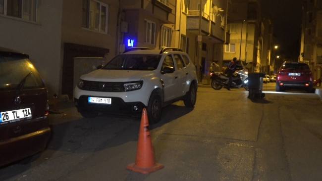 Bursa’da sokak ortasında tartıştıkları kadını ayağından vurdu