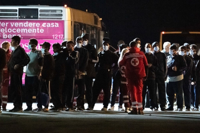 İtalya ile Fransa arasında 'göçmen' krizi