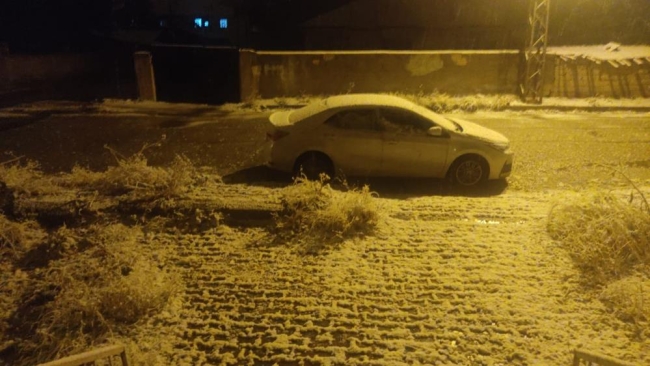Yüksek kesimlerde kar kalınlığı 10 santimetreye ulaştı