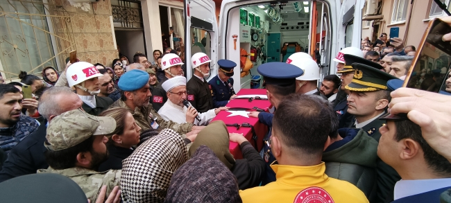 Şehit astsubaya babasından asker selamı