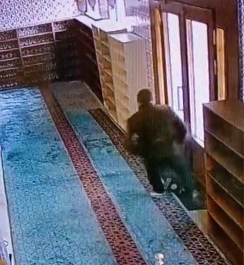 Camide 'pes' dedirten hareket