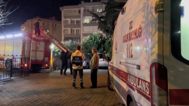 Bursa'da yaşlı kadın dolabın altında kaldı