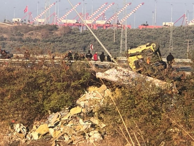 Bursa'da devrilen TIR'da 2 kişi hayatını kaybetti