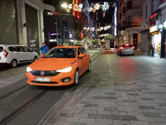 Patlamadan dolayı kapatılan yol yaya ve araç trafiğine açıldı