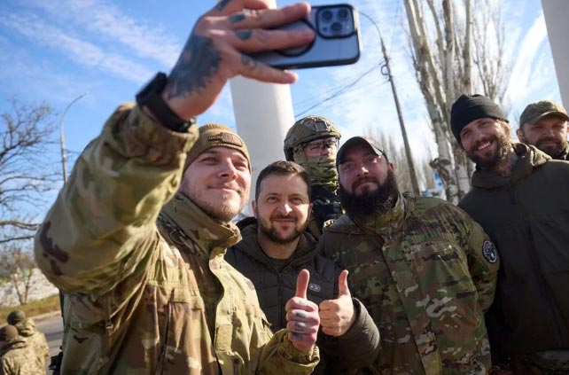 Zelenski kurtarılan Herson'da: "Barışa hazırız"