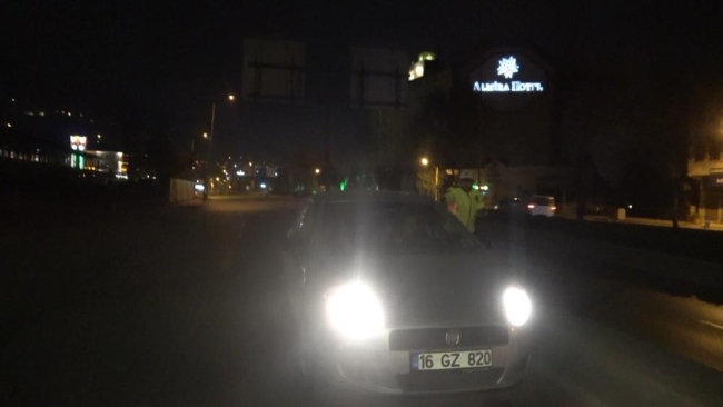 Böyle geri manevra görülmedi: Polislerin ‘dur’ ihtarına uymadı...