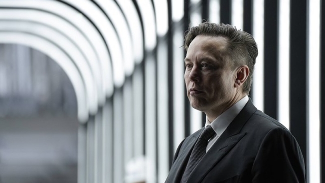 Elon Musk: Twitter'ın genel merkezinde uyuyacağım