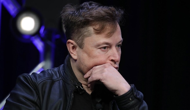 Elon Musk: Twitter'ın genel merkezinde uyuyacağım