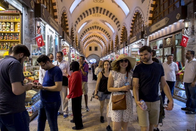 Turist sayısı ikiye katladı